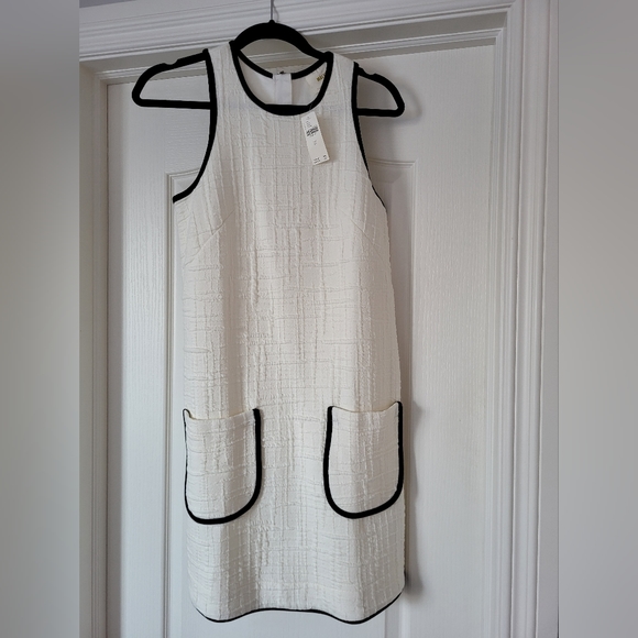 Black and white shift dress, tags still on.  Xs - Picture 4 of 7